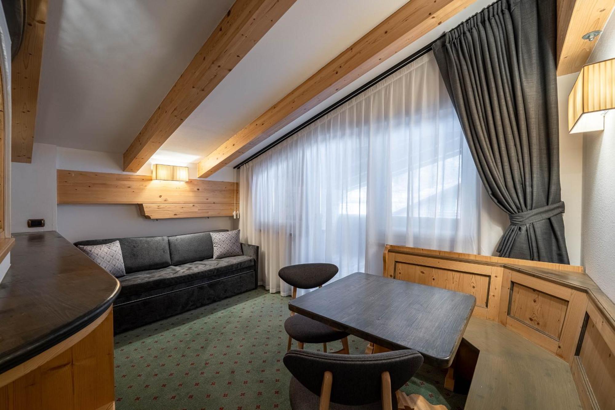 Croce Bianca Leisure & Spa Hotel Canazei Exterior photo